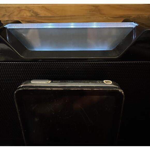 iLive Clock Docking System Speakers iPod Dock IS208B No Remote TESTED WORKING - Picture 2 of 11